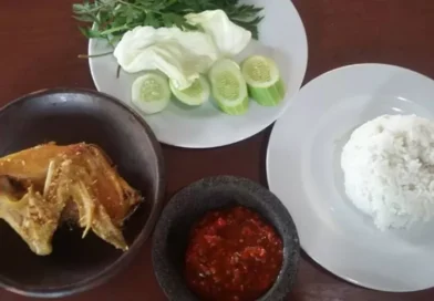 Kuliner malam di Kudus