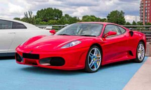 Sewa Ferrari